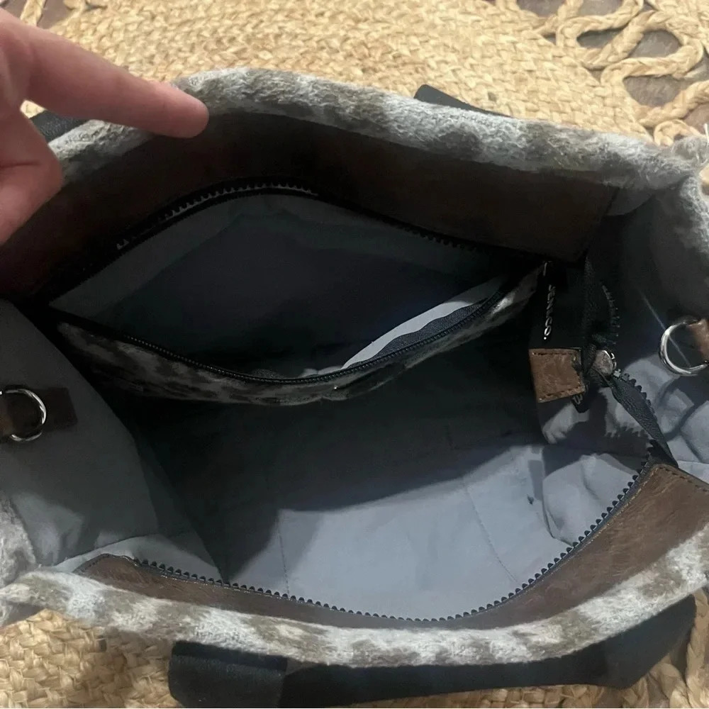 Jen & Co. Leopard Print Fuzzy Soft Tote Purse - Picture 4 of 6